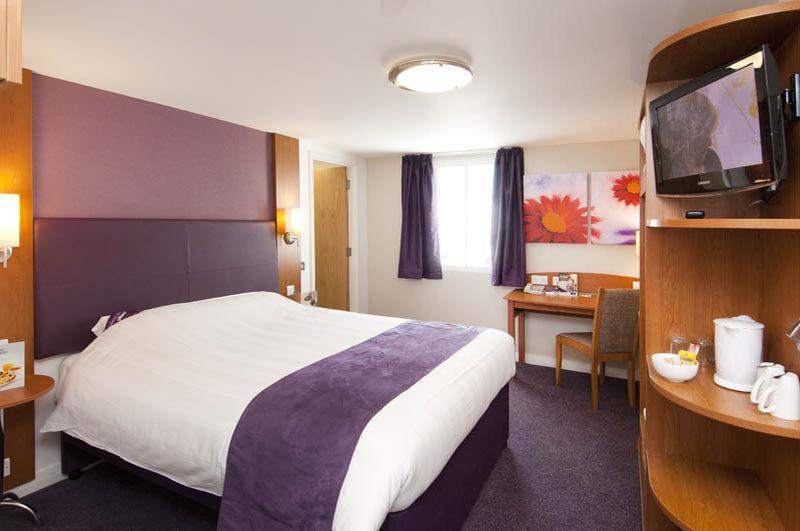 Premier Inn Maidstone Wateringbury Exterior photo